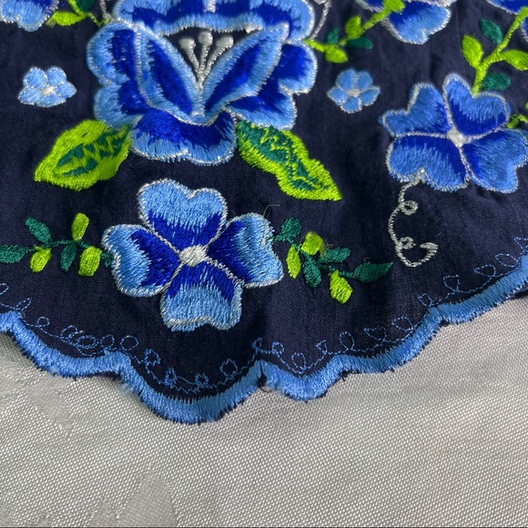 Mexican Handmade floral embroidered top zipper size 32 Medium - Picture 10 of 11